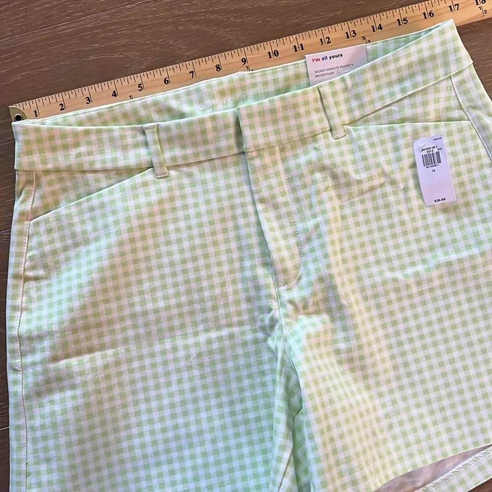 NWT OLD NAVY High-Waisted Pixie Trouser Shorts Green Gingham 5” inseam size 12